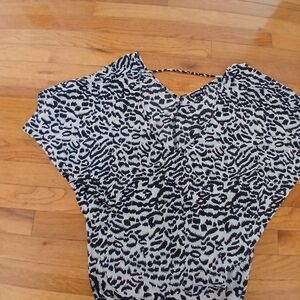 Leopard Print Women's Top Express Size LG.
